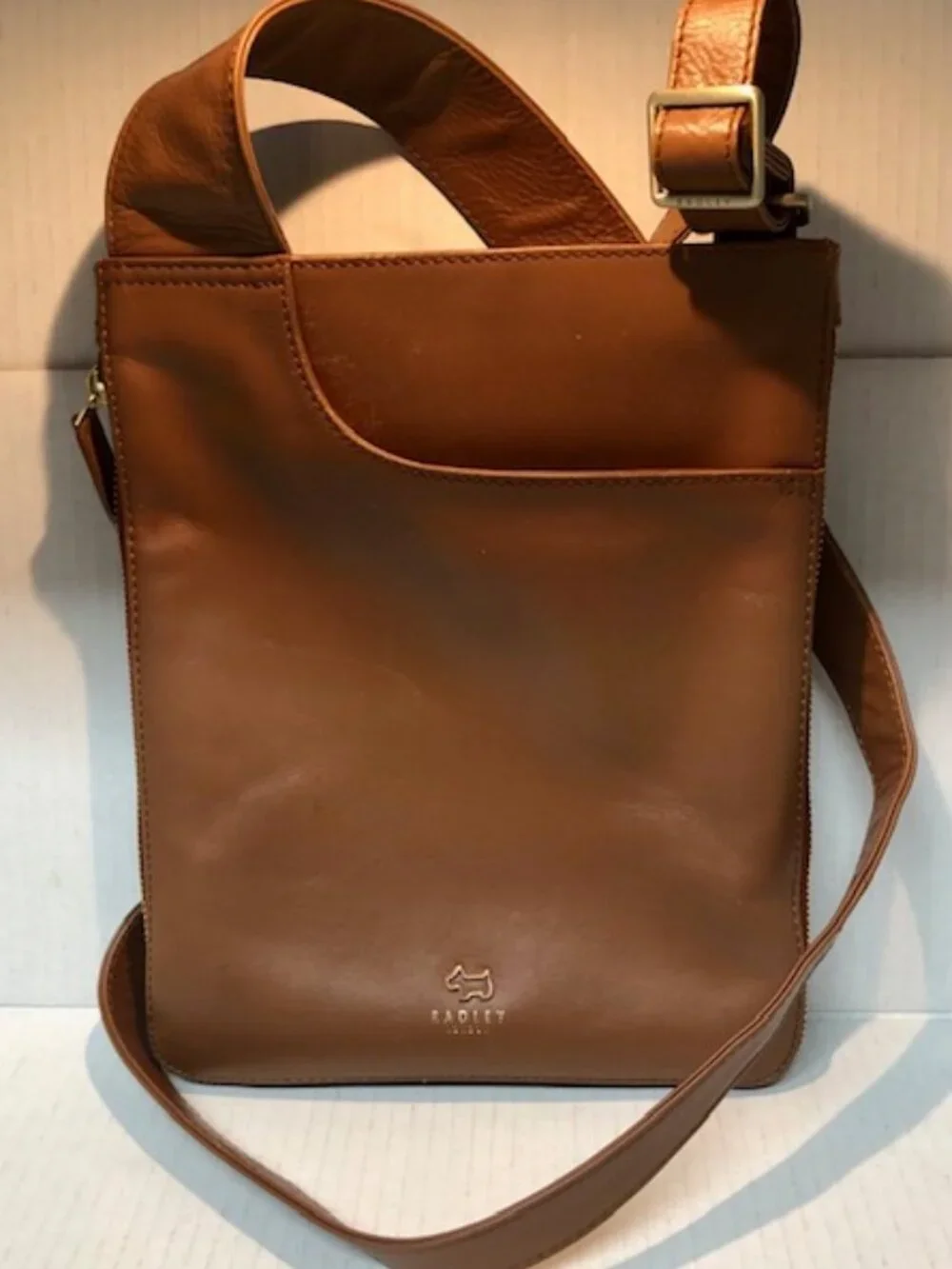 Radley London tan leather pockets crossbody bag purse adjustable strap